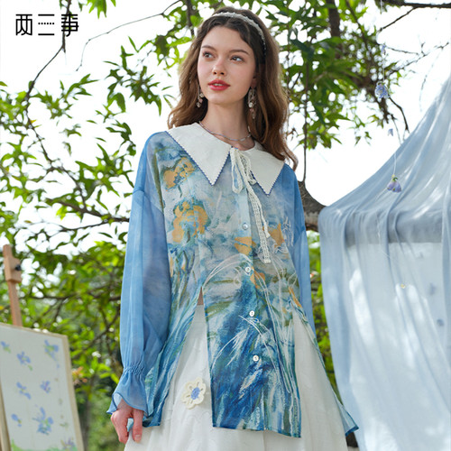 两三事轻舞花扬翻领印花开叉下摆雪纺衫