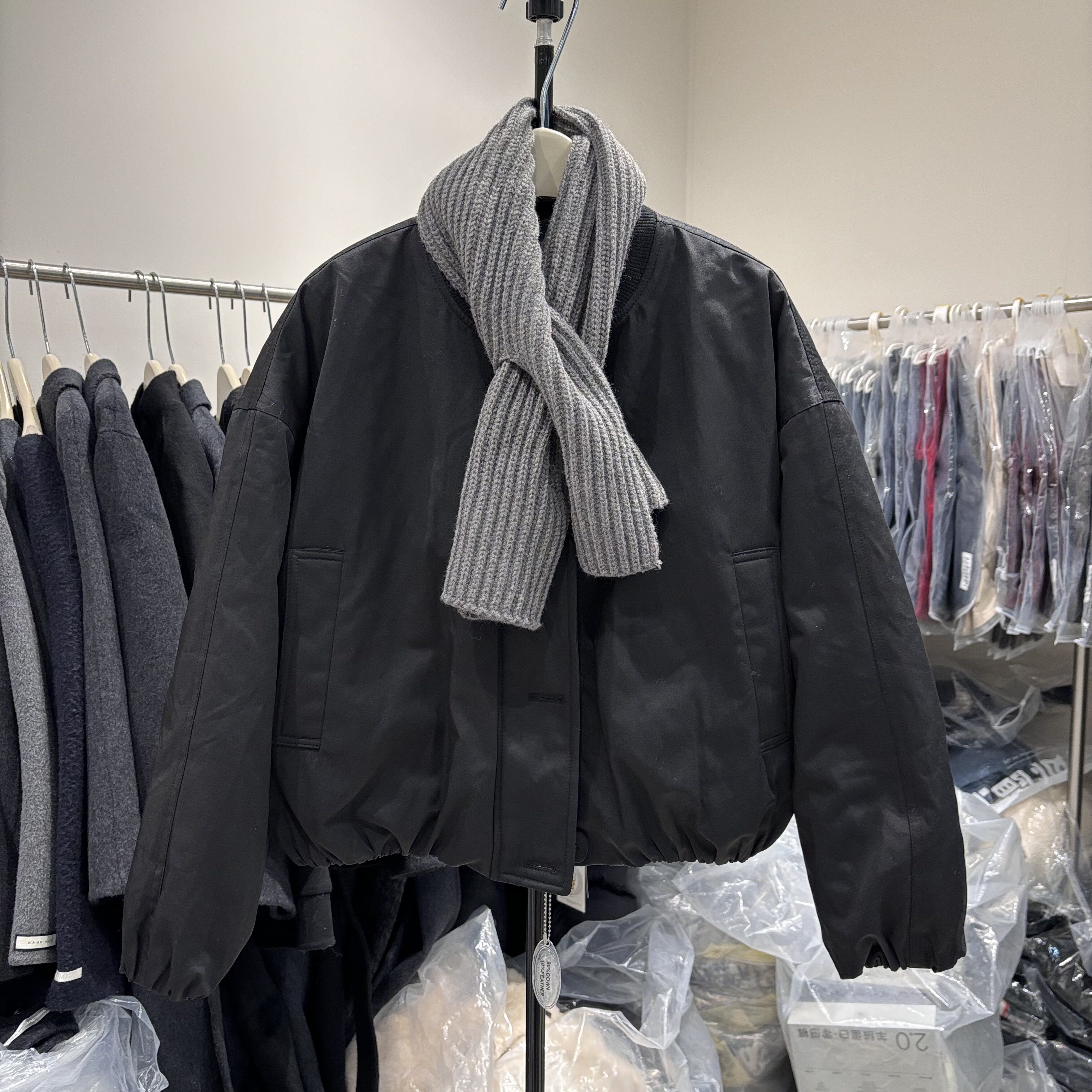 欧货2025冬季新款宽松显瘦百搭白鸭绒外套女休闲棒球服羽绒服上衣