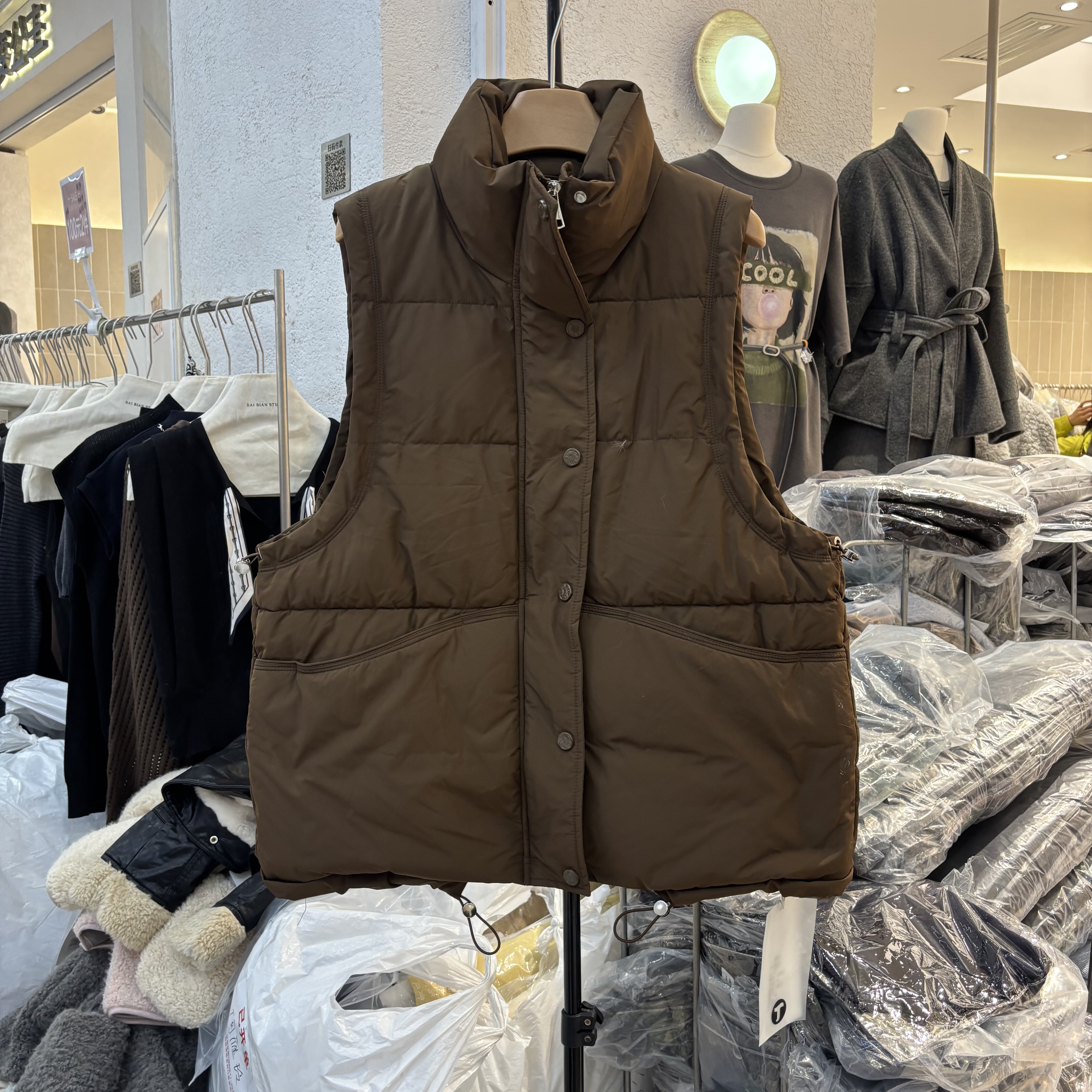韩版立领休闲白鸭绒无袖羽绒服马甲2025冬季宽松坎肩外穿马夹外套