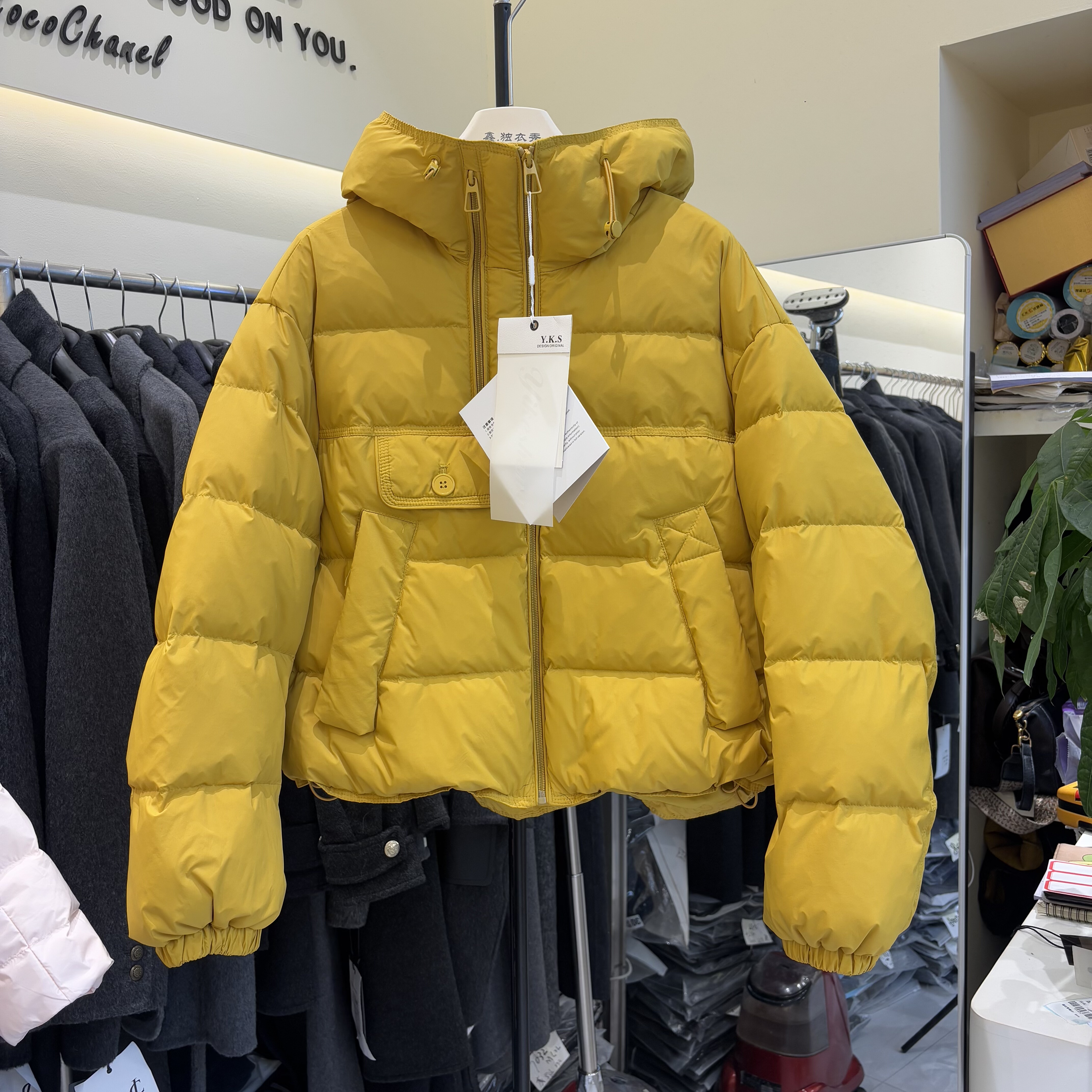 糖果色短款小个子羽绒服女2025冬季新款宽松连帽加厚白鸭绒外套潮