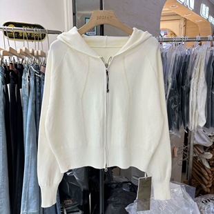 2025秋宽韩版 女显瘦小个子毛衣外套6609 休闲软糯连帽拉链针织开衫