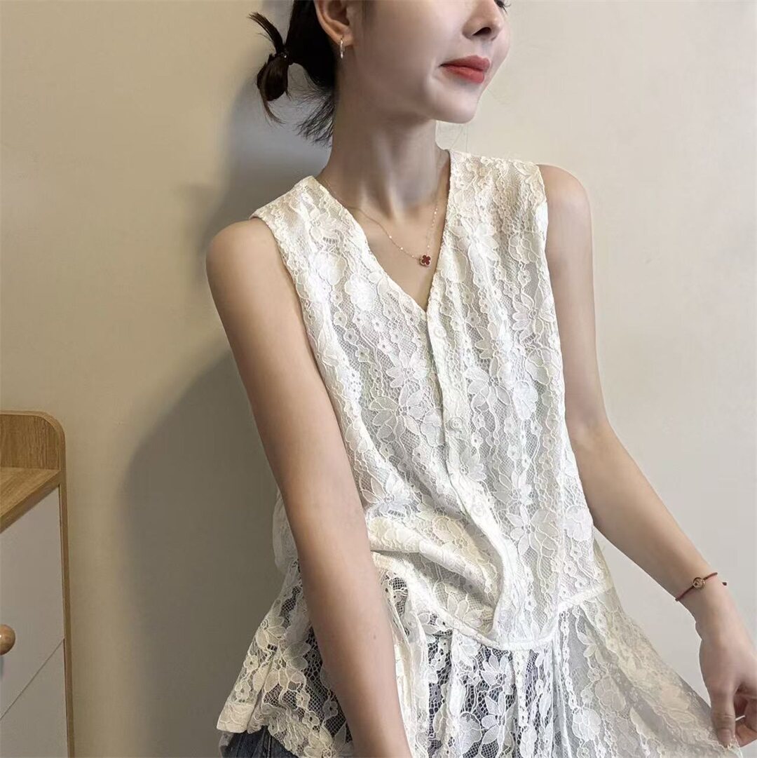 蕾丝镂空高级感花边下摆V领无袖背心女春季新款设计感上衣潮61115