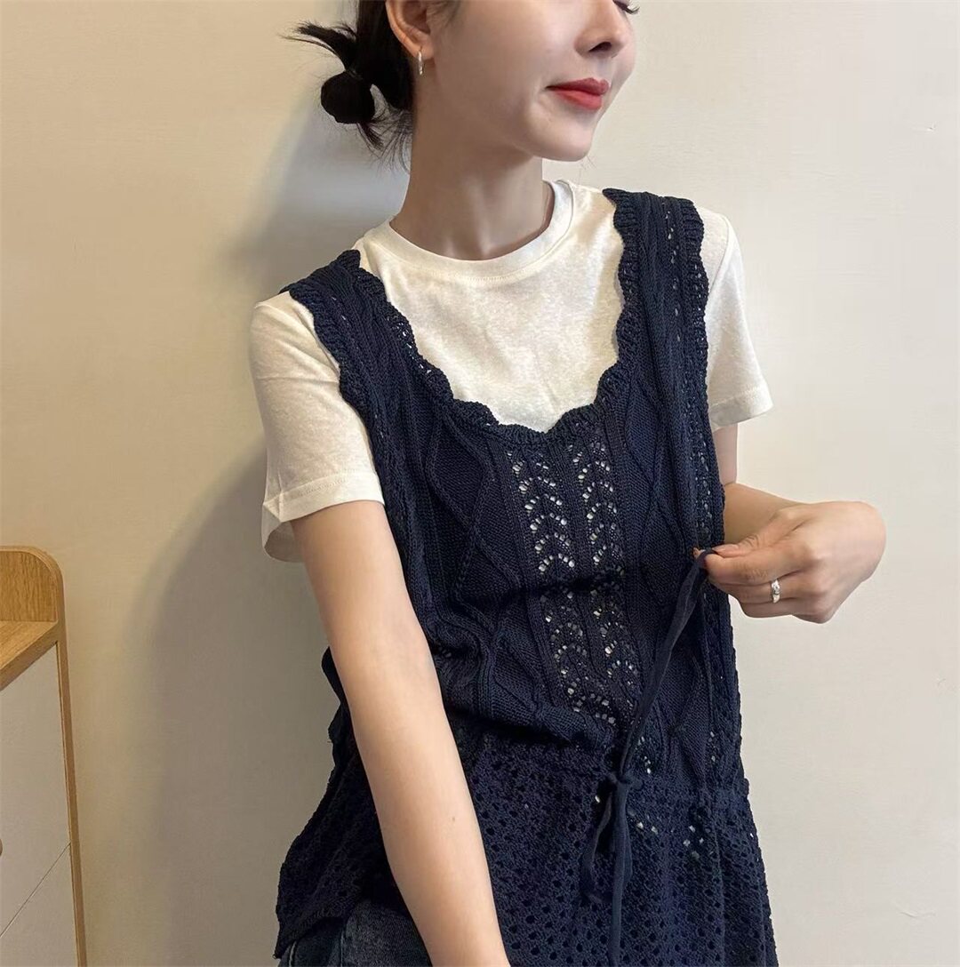 韩系U领荷叶边系带镂空针织马甲女2026春夏款显瘦叠穿背心两件套