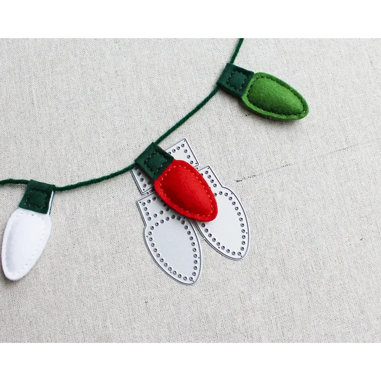 Christmas Simple Scalloped Circle Ornament Die Metal Cutting