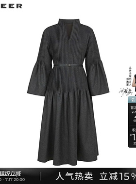 sdeer圣迪奥秋季女装V领风琴褶收腰喇叭袖连衣裙S233Z12Y4