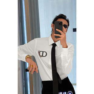 龙叨叨秋季新款潮流字母花卉刺绣衬衫简约休闲黑白纯色宽松衬衣男