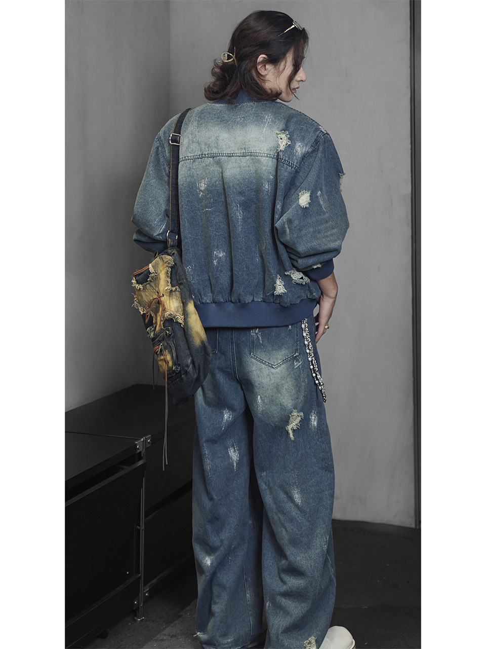 LONGBAODAO 2024 초가을 새로운 트렌디한 다용도 착용 및 긁힌 워싱 데님 재킷 및 바지 세트