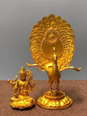 古玩珍藏品孔雀明王佛像镀金佛密教本尊金刚护世鎏金佛像装饰摆件
