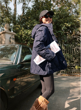 ise“复古巴恩风”连帽菱形格绗缝中长款保暖休闲羽绒服P2541236