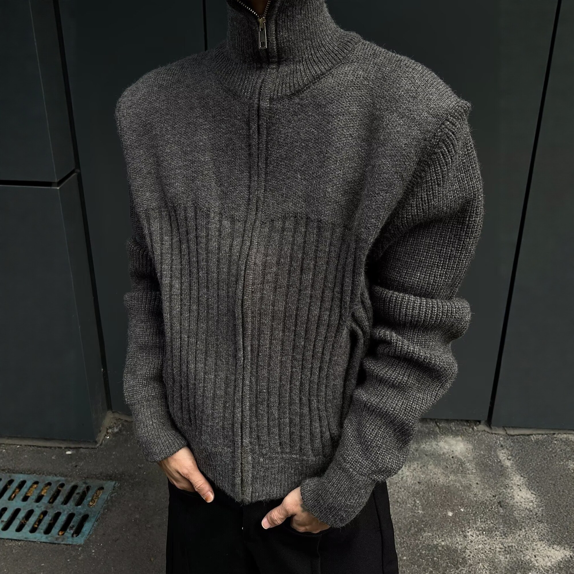 深灰色短款针织夹克男韩系穿搭早秋上衣cleanfit正肩立领开衫毛衣