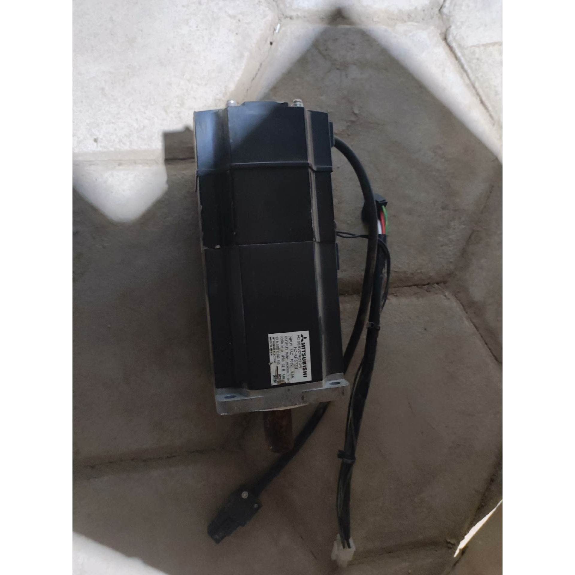 非实价议价议价750W三菱伺服电机HC-KFS73B 二手拆机 成色如图非