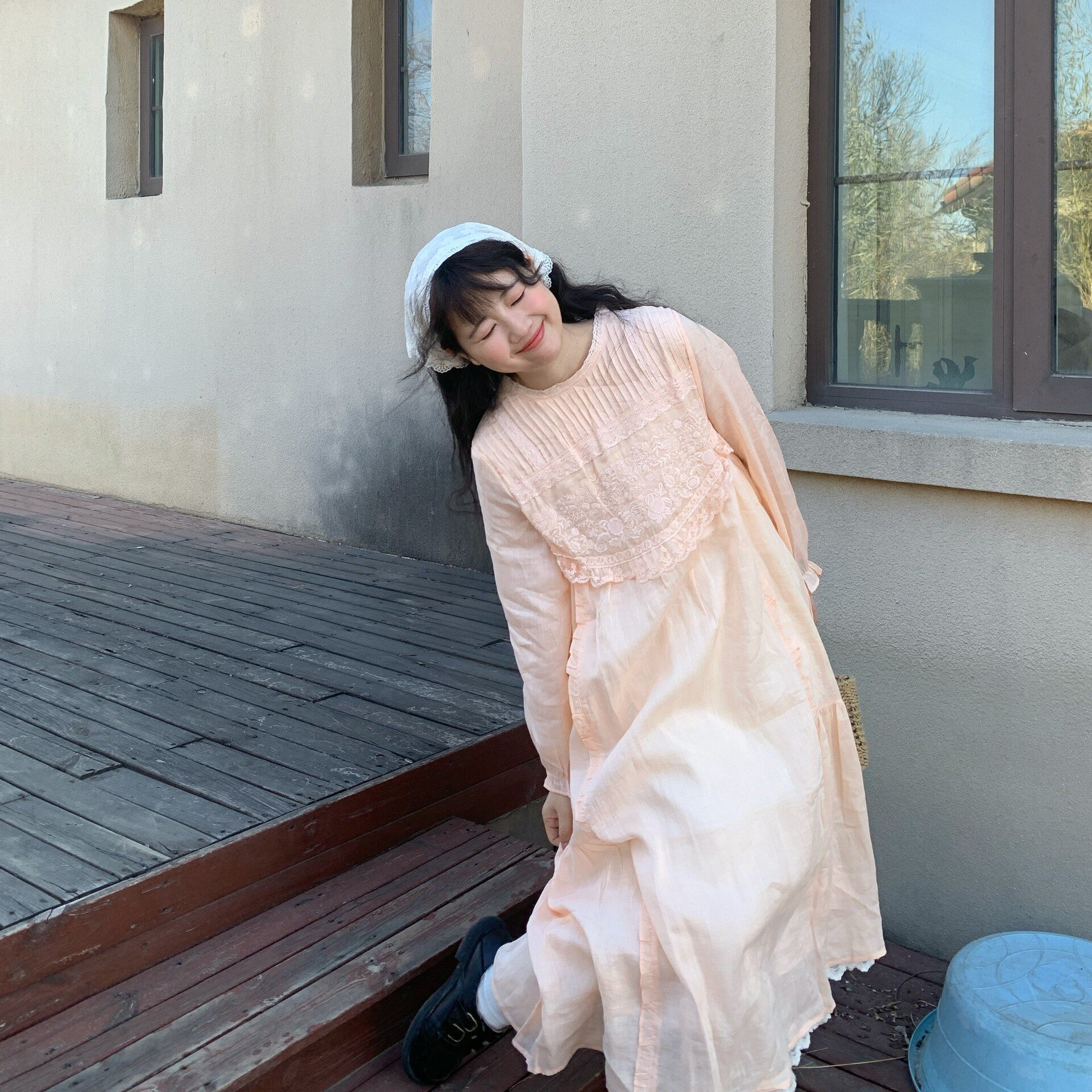 森系复古法式蕾丝浪漫橙粉连衣裙宽松苎麻重工刺绣仙女裙长袖春女