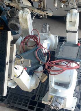 询价购-ROKAE机械手，拆机3套，如图，缺一个