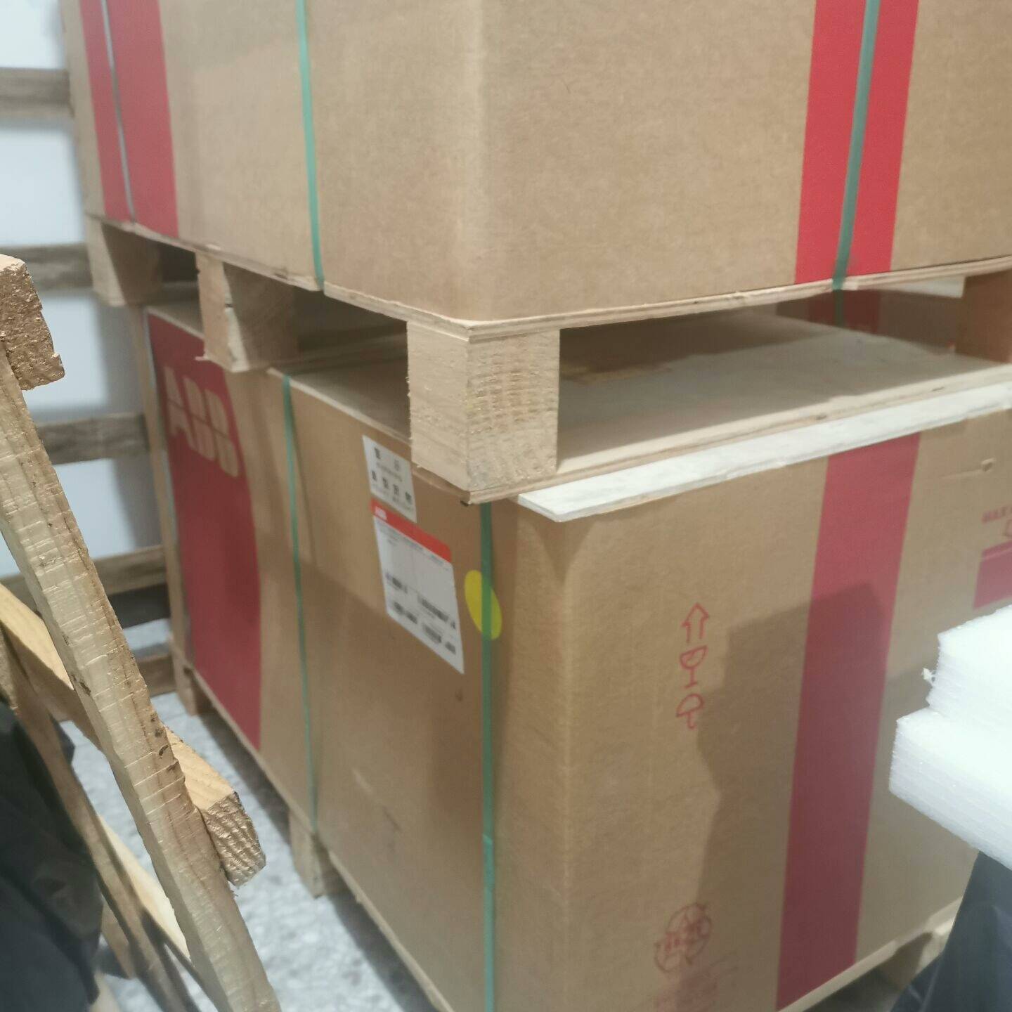 询价购-全新现货ABB框架断路器E1N1600A E2N2000 E