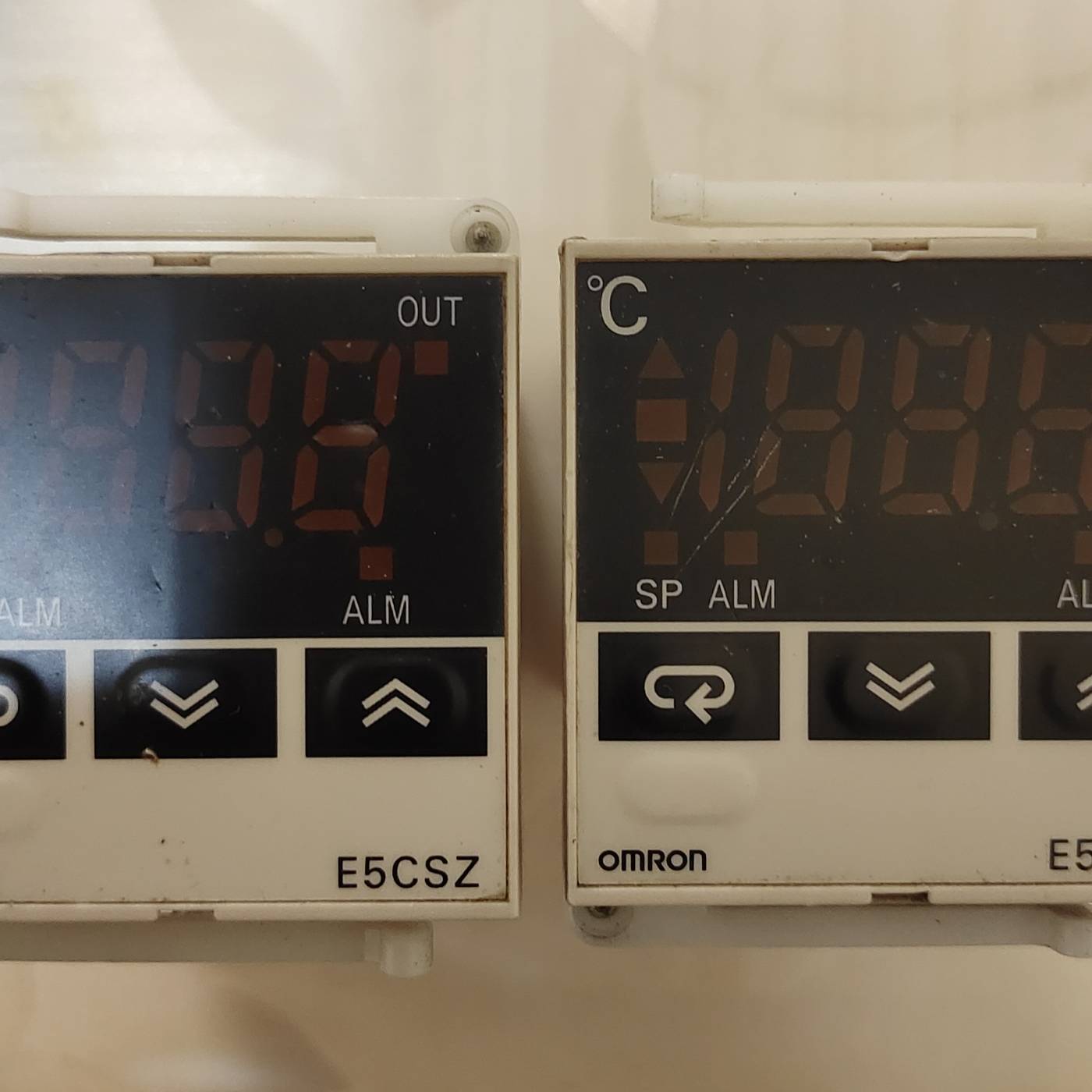 询价购-正品欧姆龙温控器E5CSZ-R1T，轻微使用