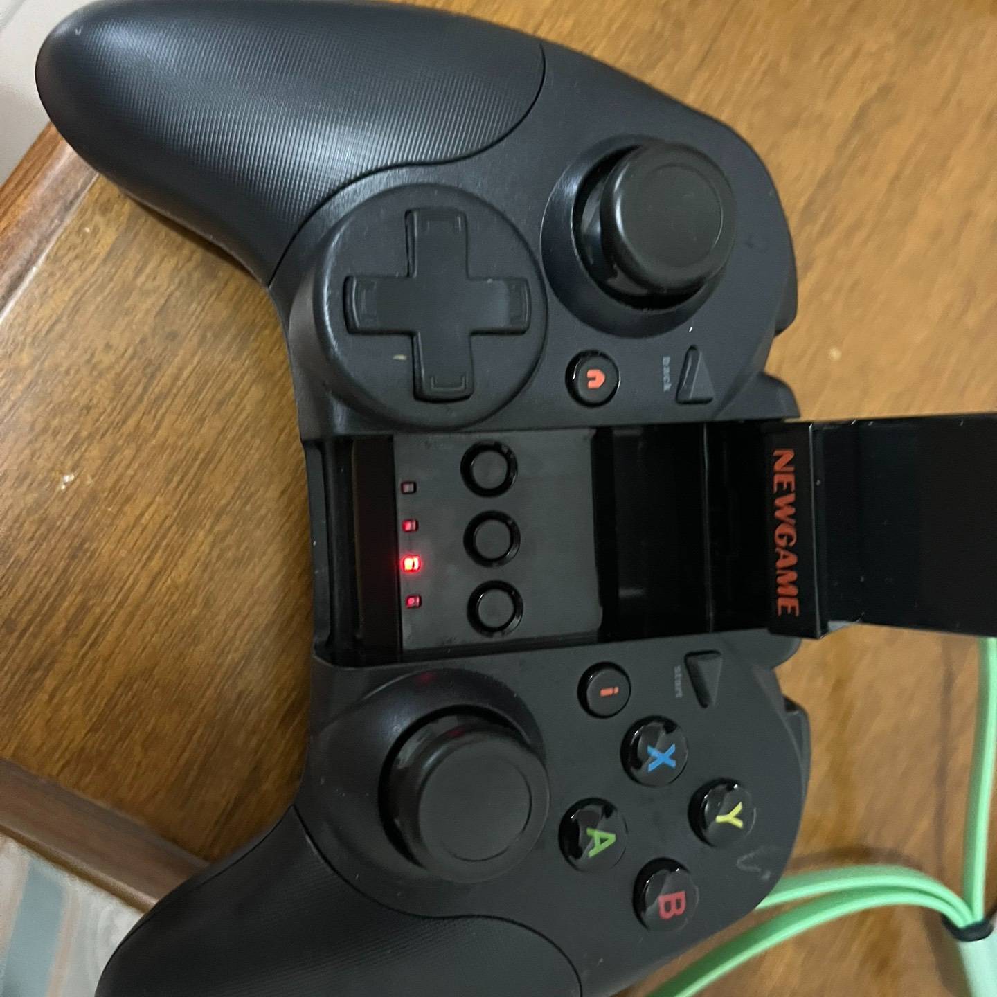 询价购-新游无线游戏手柄n1成色如图，包邮不