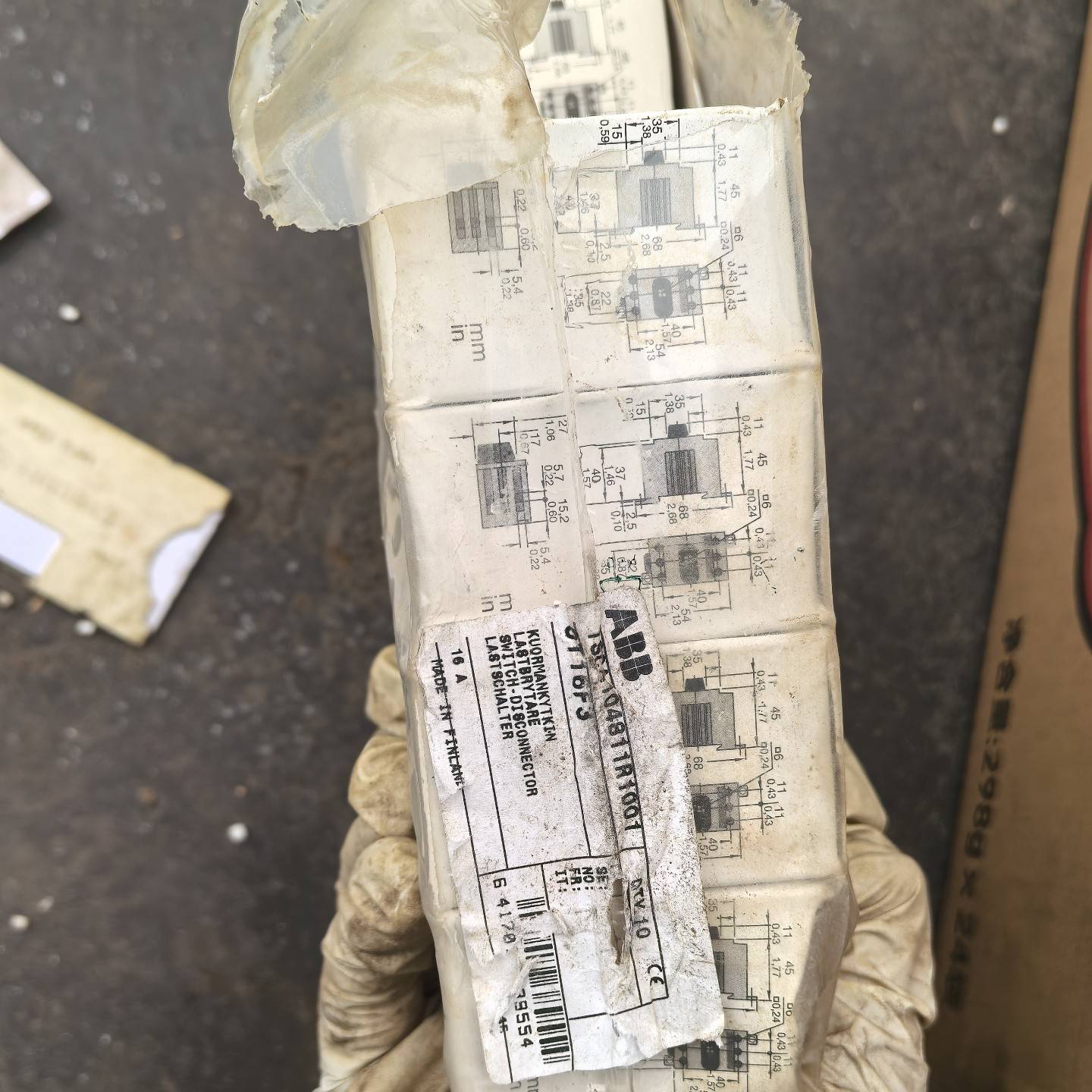 询价购-1SCA104811R1001.全新ABB 隔离开关，有9个