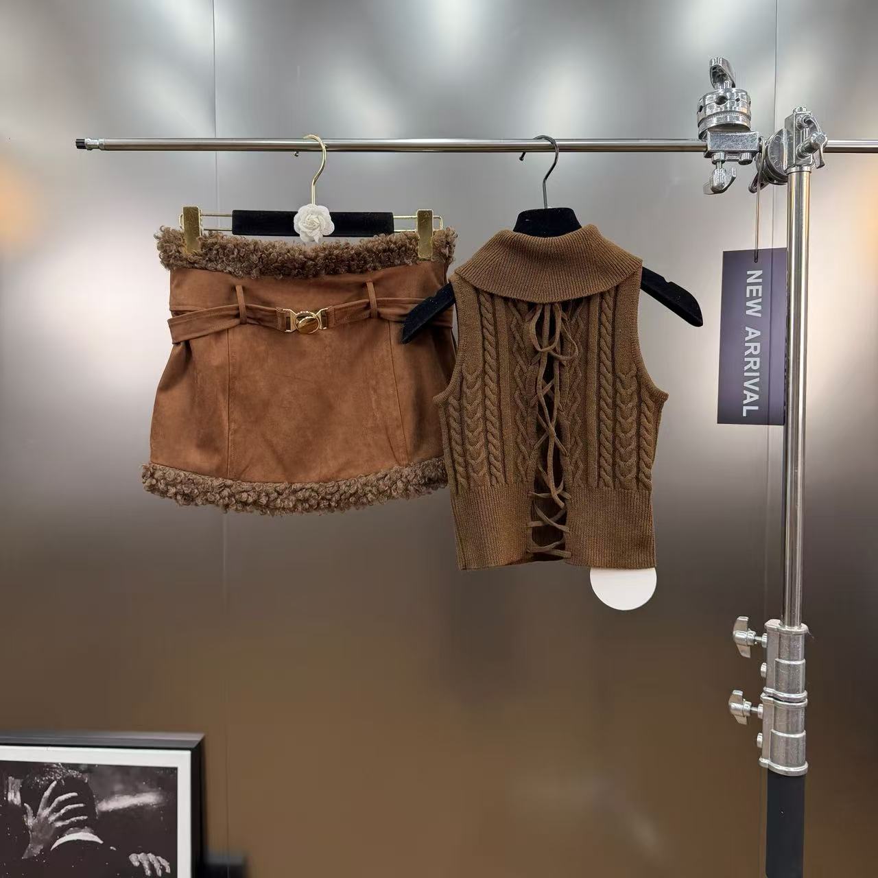 柚子mm网红同款复古针织背心麂皮绒卷毛半身裙套装冬季辣妹两件套