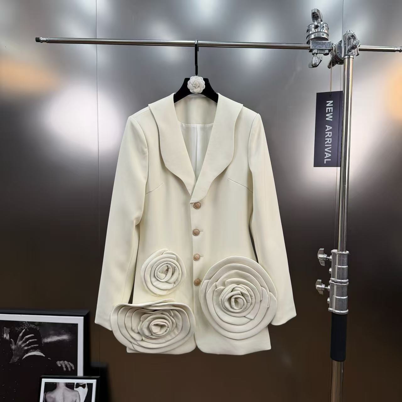 柚子mm2026年春季轻奢优雅风立体花朵西装外套收腰西服高级感气质 - 封面