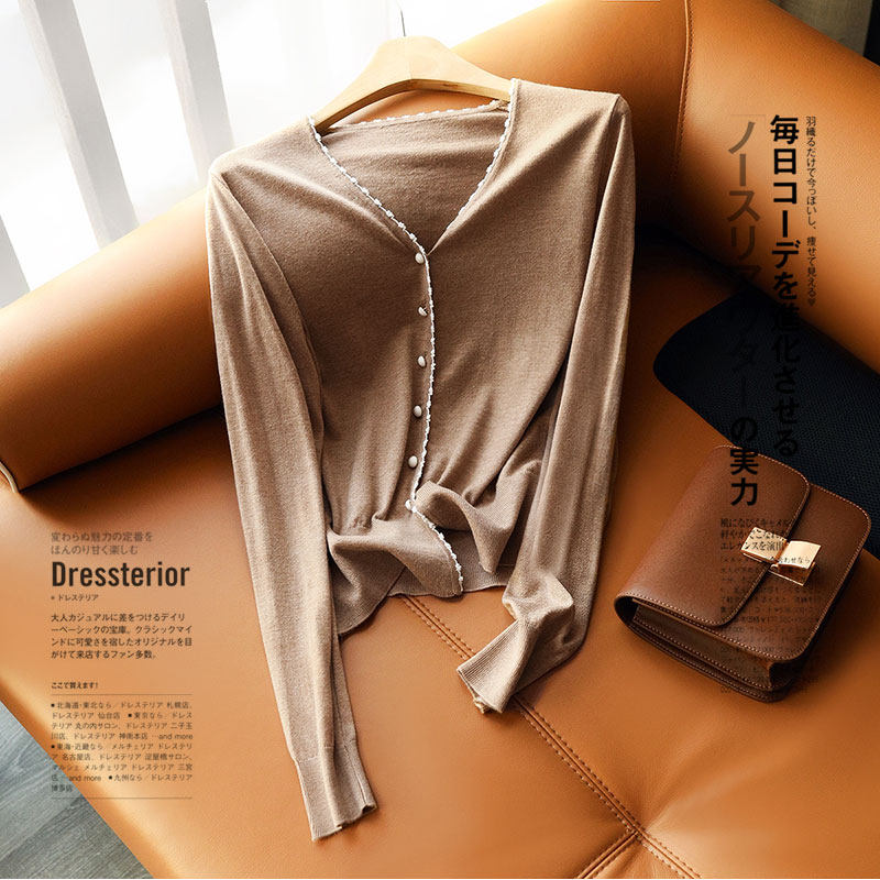 高级温婉 三季通穿的百搭单品 门襟钩花撞色 v领羊毛针织开衫女秋