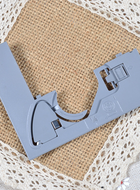 兄弟家用电子式缝纫机配件原装E50GNNV10 NV20NV30NV35PBC800扣板