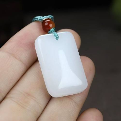 天然新疆天山翠羊脂白玉金丝玉方牌平安无事牌戈壁料吊坠挂件项链