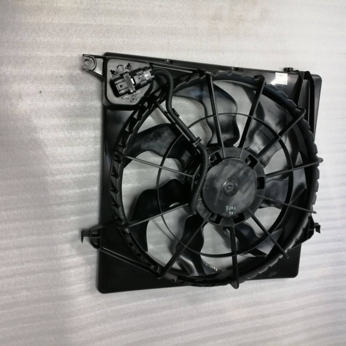 适用现代全新胜达格锐2.2T柴油 3.0水箱电子扇风扇冷却风扇配件