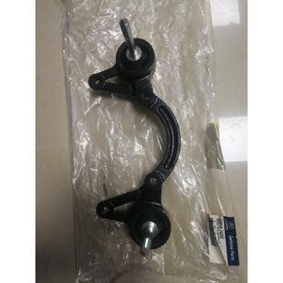 适用于华泰圣达菲进口胜达后差速器支架后差速器托架全新配件