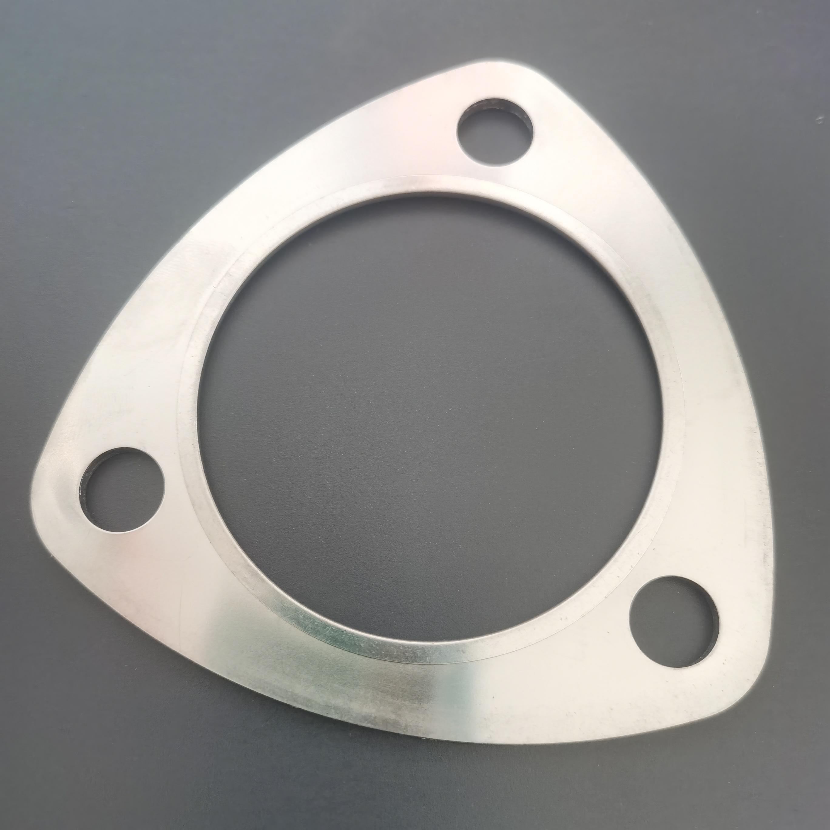 适用华泰圣达菲宝利格1.8T排气管前节接口垫涡轮增压器接口垫加厚