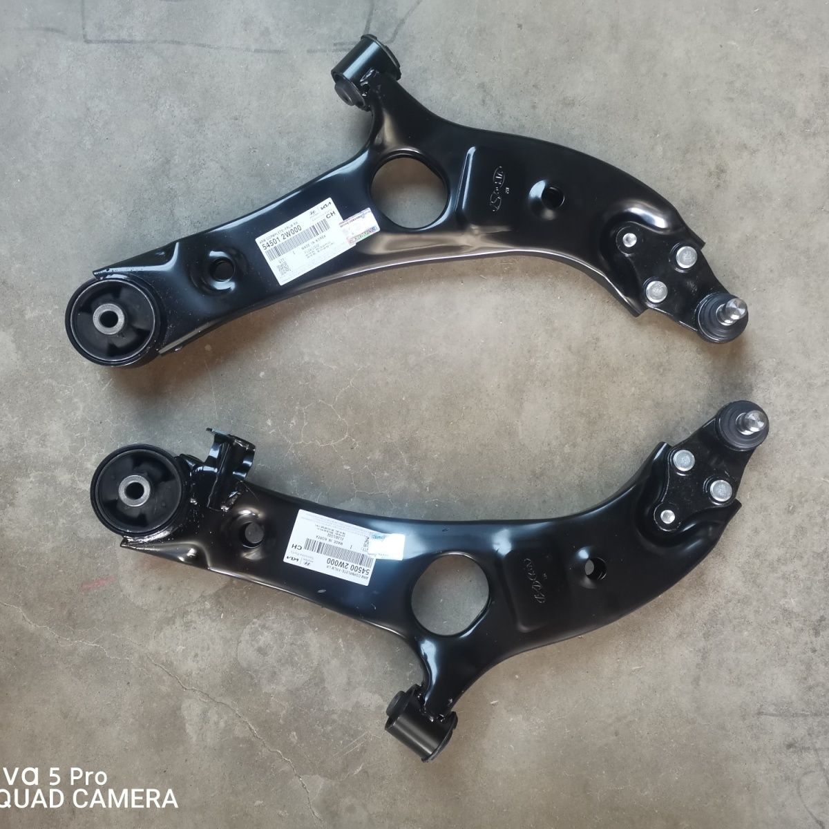 适用韩国现代全新胜达ix45格锐下摆臂悬挂总成前下三角臂全新配件