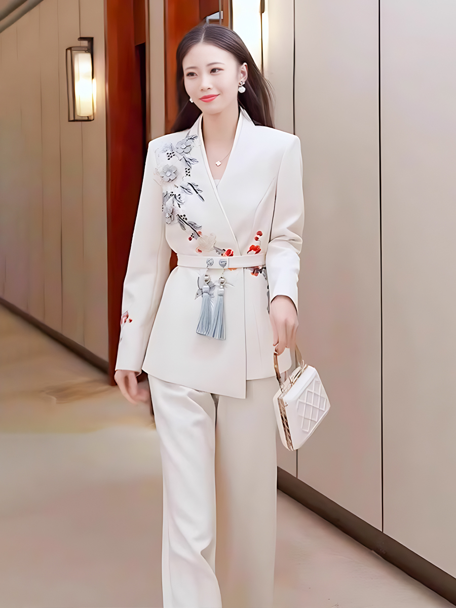 白色新中式国风刺绣西装职业套装女高端定制设计感2025新款西服春