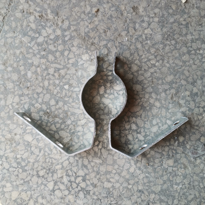 促销镀锌交通标志牌双面专用90度安装m型定制半圆抱箍管卡60管夹