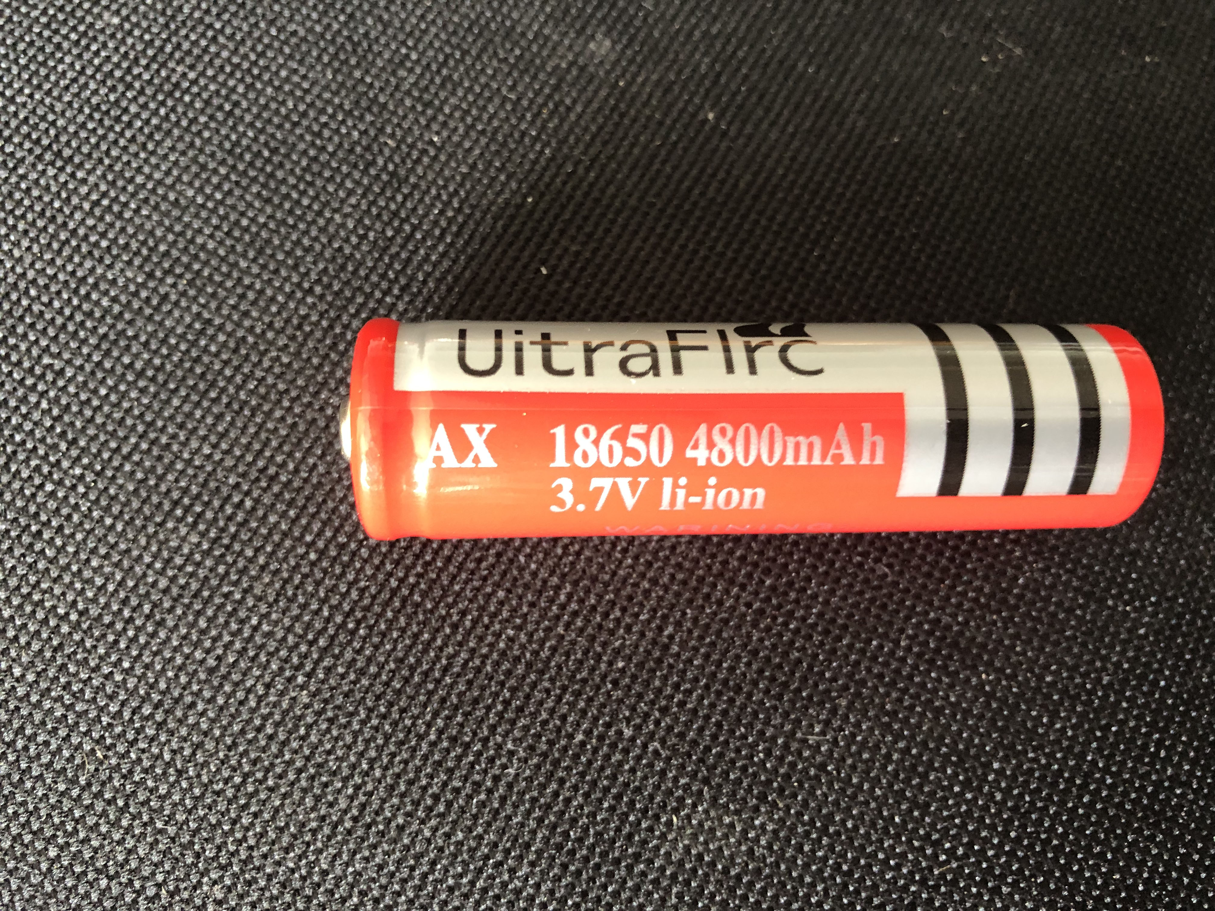 黑鹰x10x8防身手电筒防狼攻击棒汽车载武器hy18650原厂配件锂电池