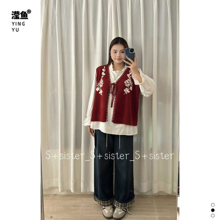 S+ W2330大码复古刺绣V领叠穿套装系带针织马甲女秋冬宽松两件套