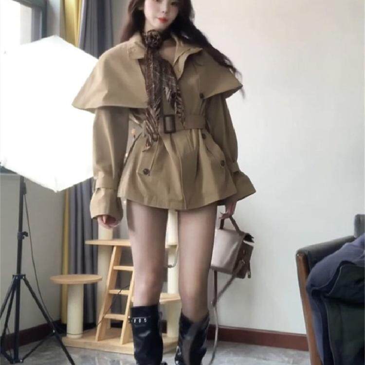 英伦风卡其色斗篷短款风衣外套女款春季高级感气质收腰披肩大衣女