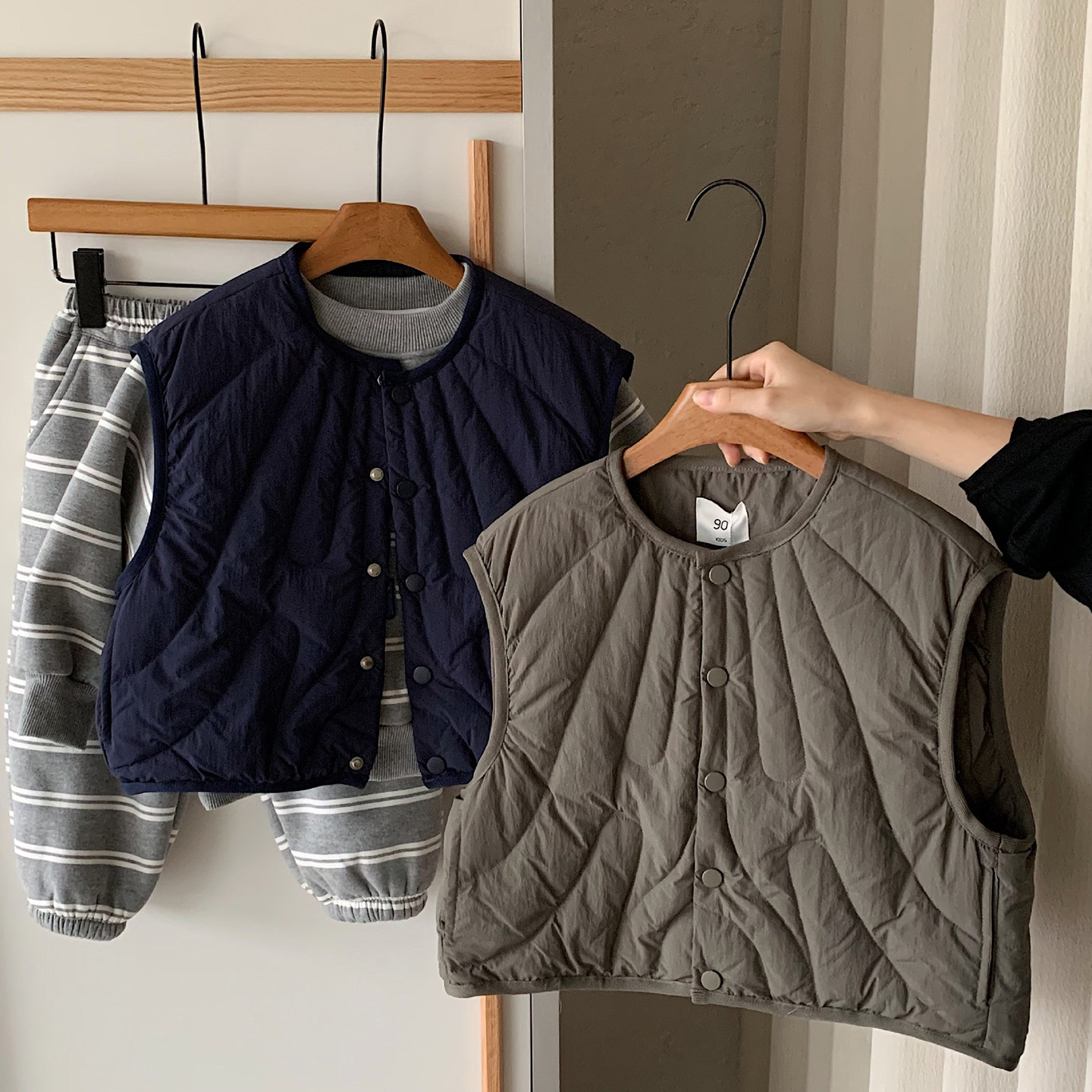 小童韩范羽绒服马甲男女童2025秋冬装宝宝保暖背心儿童加厚外套潮