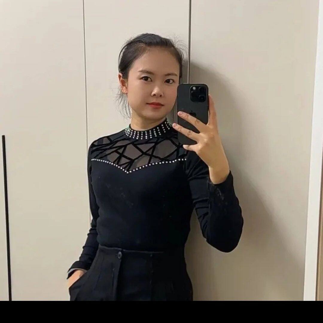 秋冬新款广场舞上衣女镶钻修身显瘦半高领加绒打底衫弹力长袖舞衣,运动/瑜伽/健身/球迷用品,广场舞上装,淘宝优惠券,粉丝福利购,淘宝优惠卷