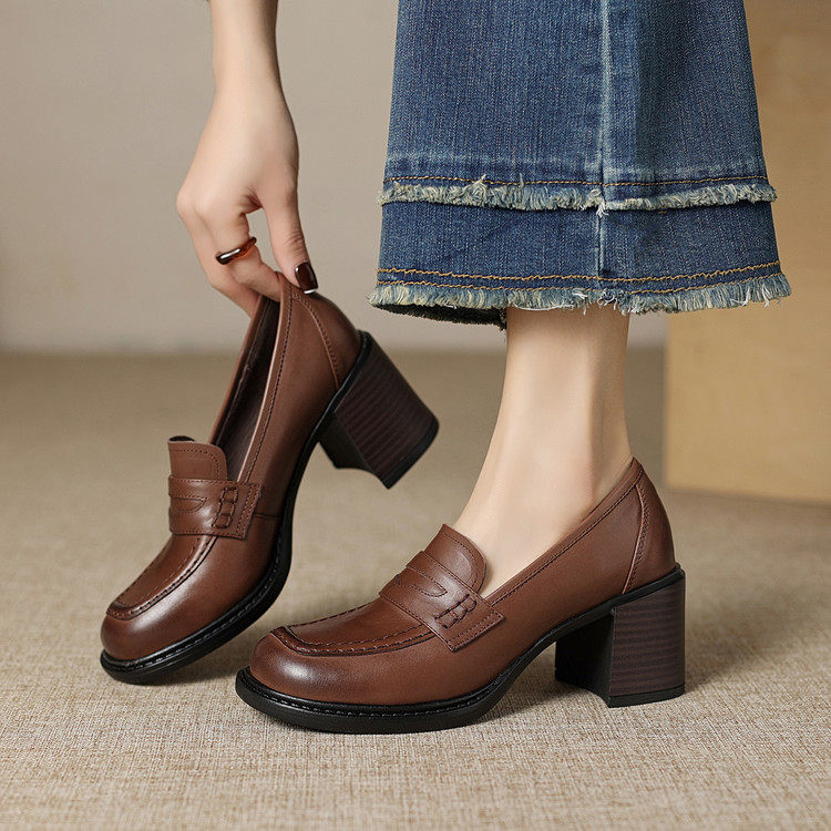 圆头粗跟橡胶胶粘工艺头层猪皮深口单鞋,女鞋,深口单鞋,淘宝优惠券,粉丝福利购,淘宝优惠卷