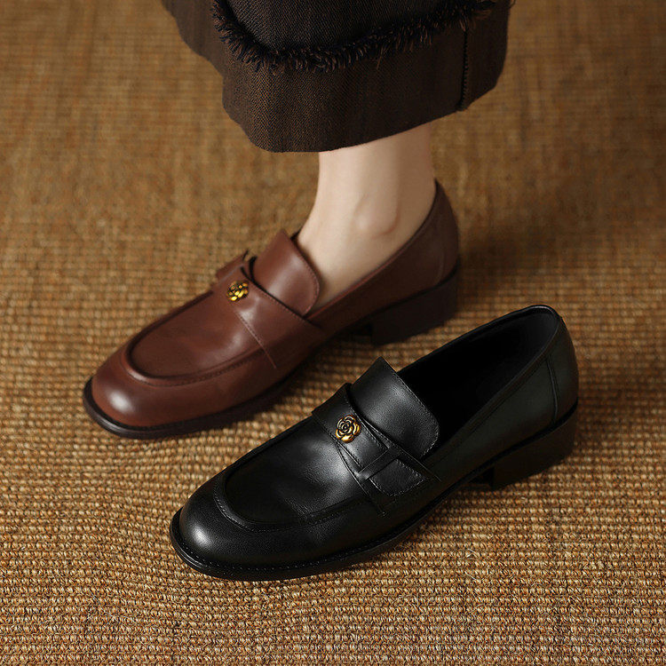 圆头方跟橡胶胶粘工艺头层猪皮深口单鞋,女鞋,深口单鞋,淘宝优惠券,粉丝福利购,淘宝优惠卷