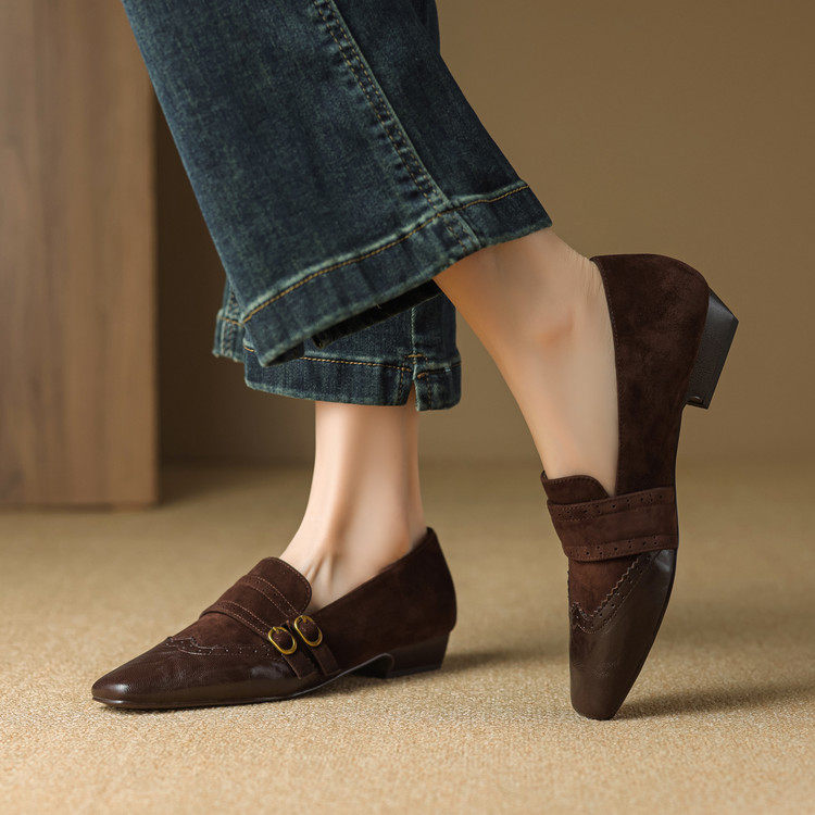 尖头粗跟TPR(牛筋）胶粘工艺羊皮深口单鞋