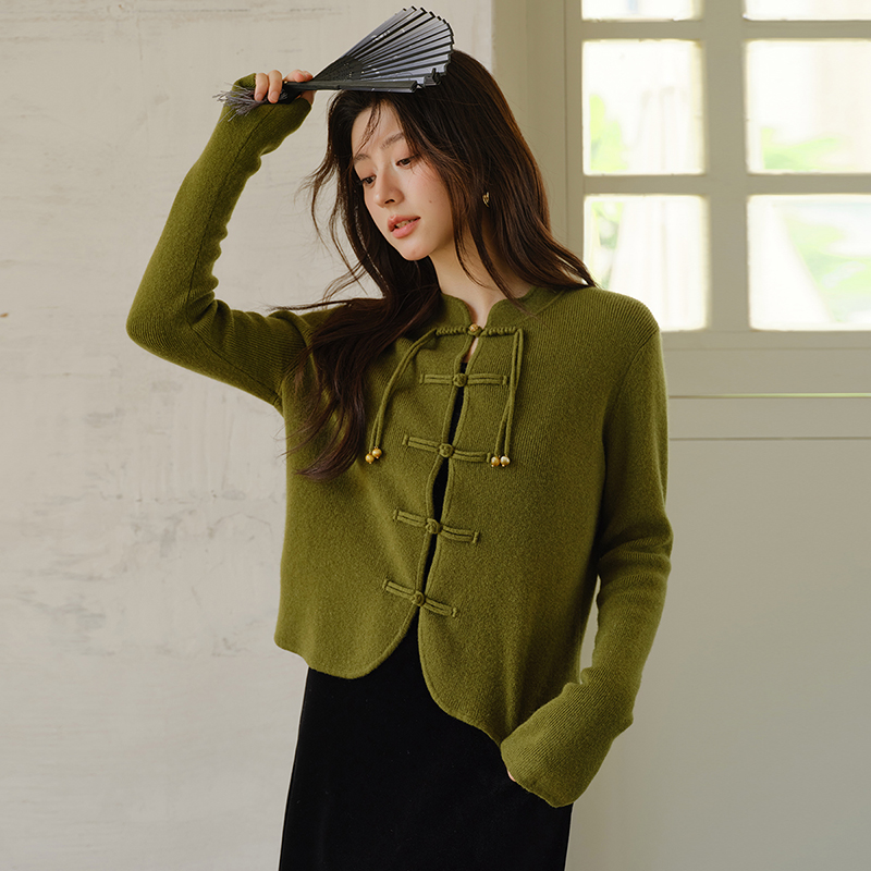 思诺芙德立领国风山羊绒盘扣开衫