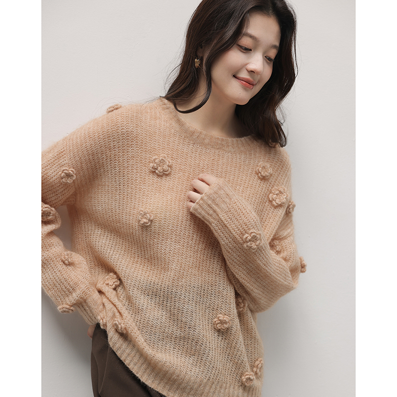 思诺芙德圆领立体花朵羊毛衫