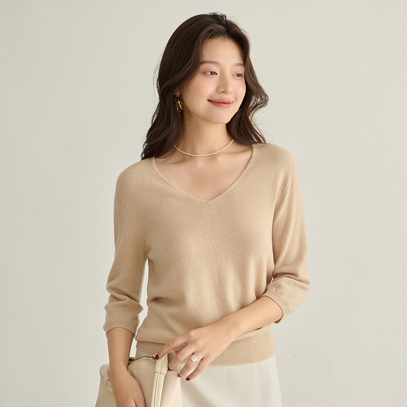 思诺芙德V领无缝纯色羊毛衫