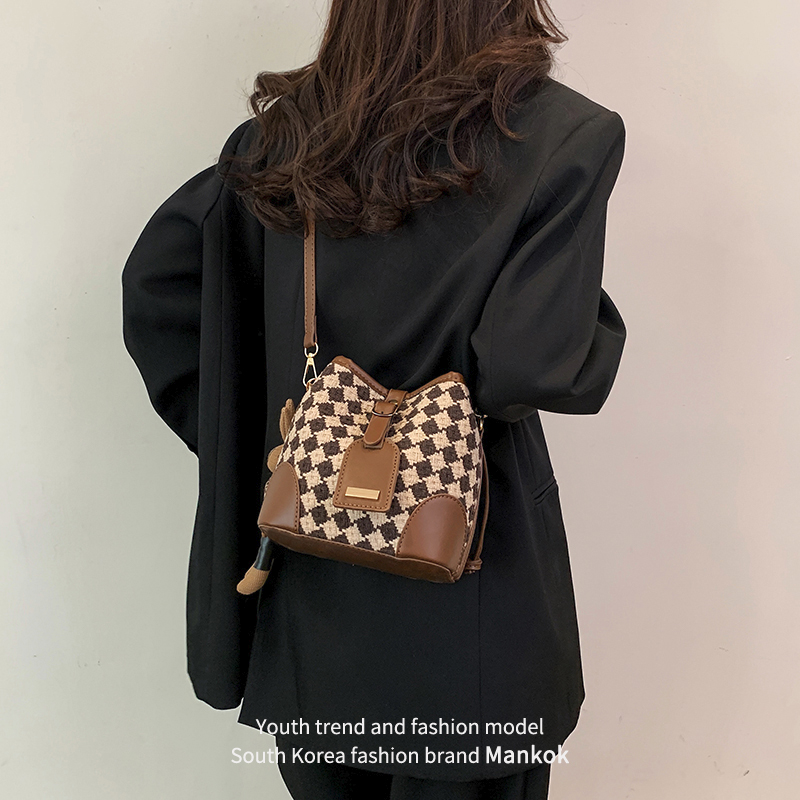 秋冬高级感通勤单肩包斜挎包