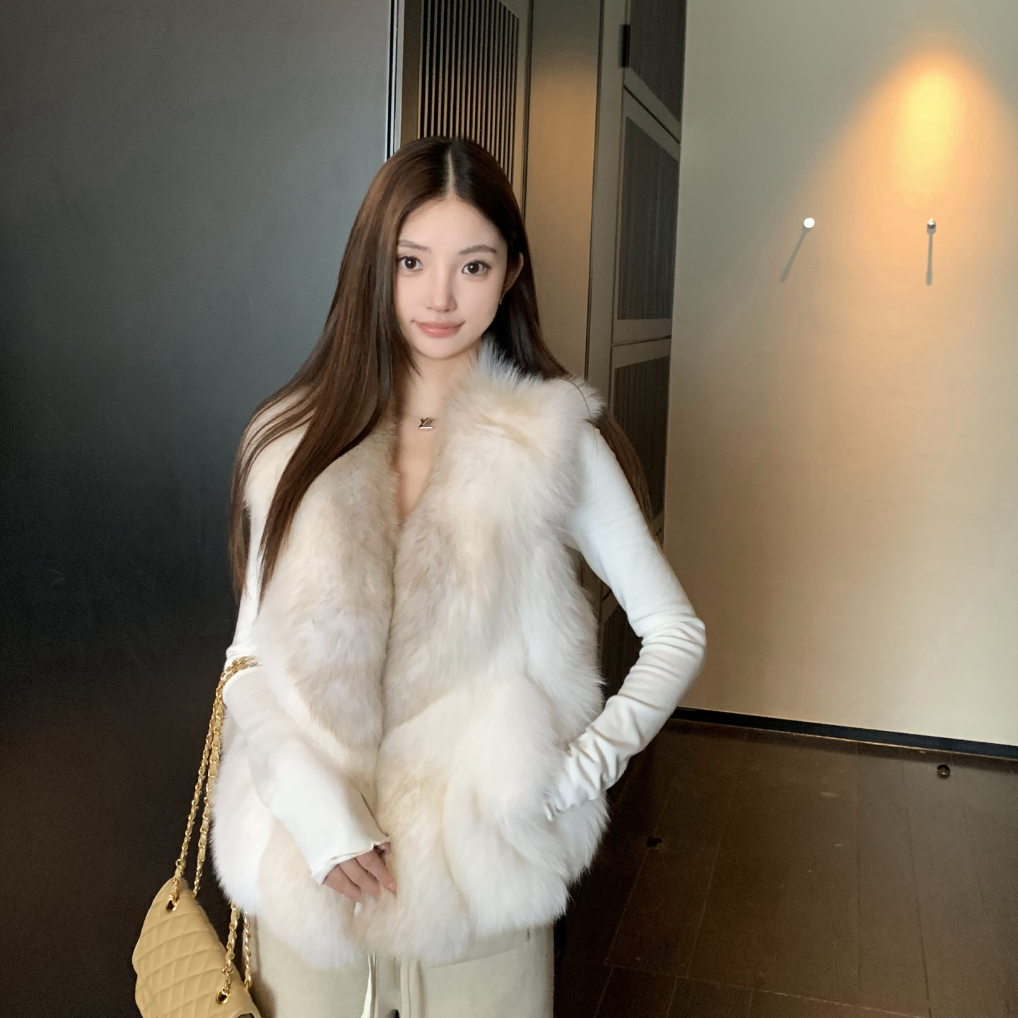 秋小姐