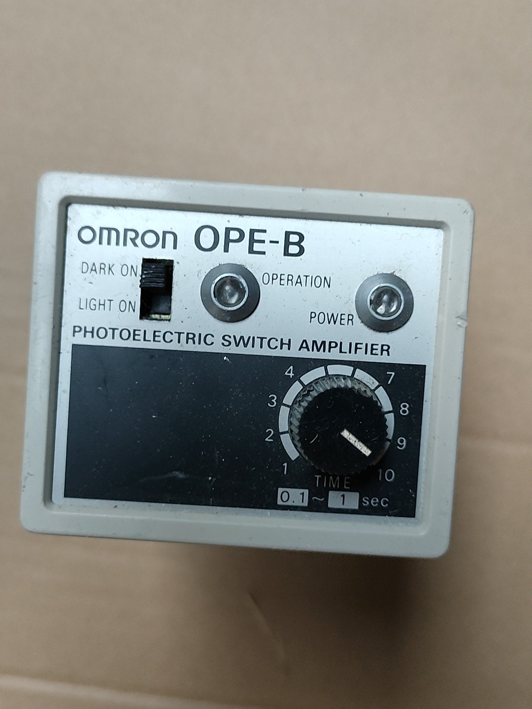 欧姆龙光电开关放大器OPE-B，正品拆机，实物如图所示，22需询价-封面