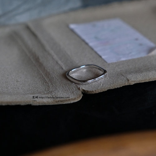 S925纯银小众方形微镶闭口戒指