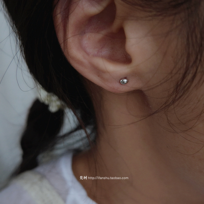 足银迷你光亮水滴耳钉