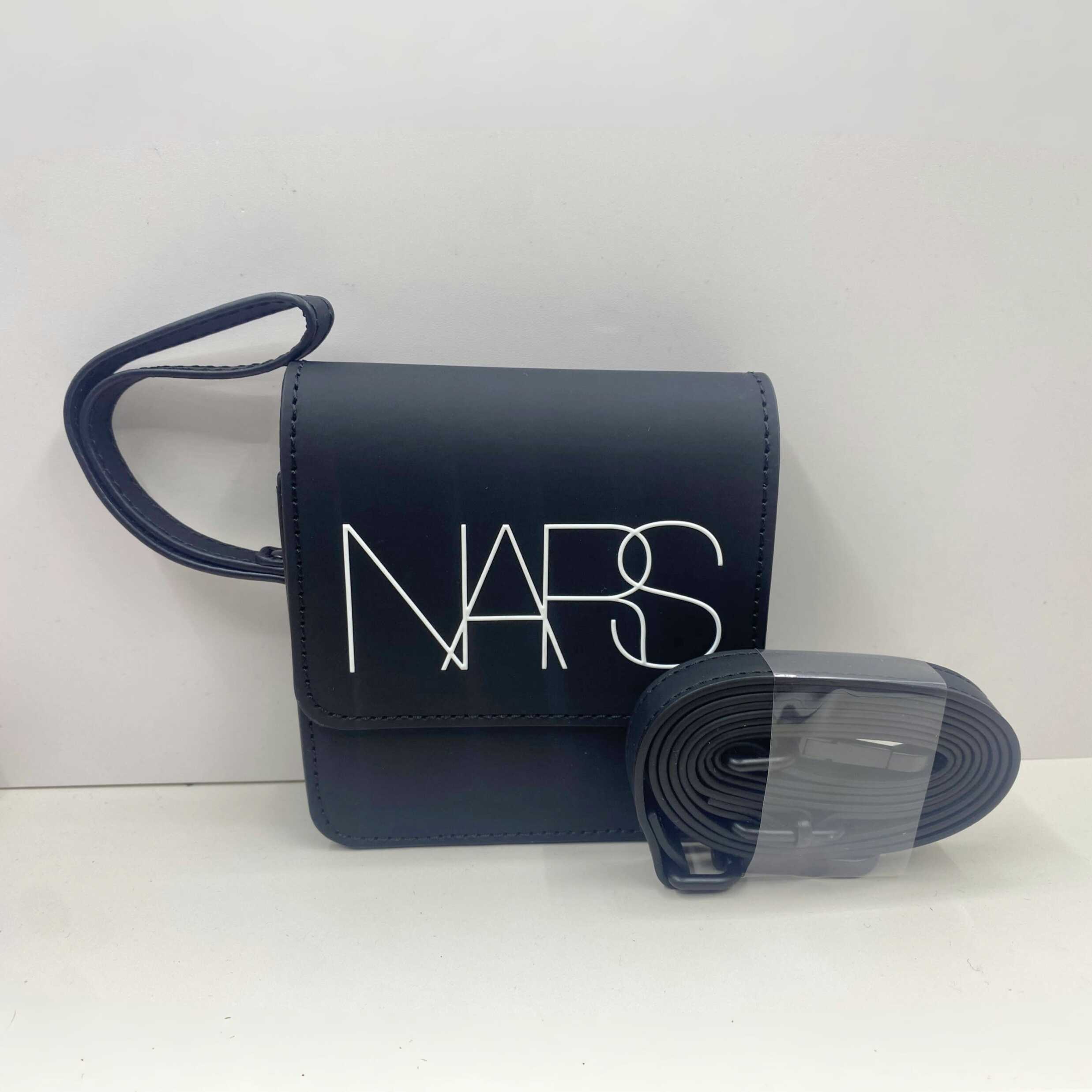 Nars配赠出来的气垫包 化妆包 有代言人签名 拿货时配赠