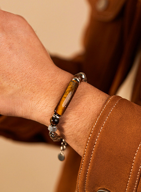 新中式复古钛钢手链男高级感虎眼石半镯配饰嘻哈时尚小众设计手串